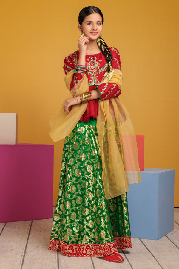 Girls Stitched Festive 3 Piece 575B